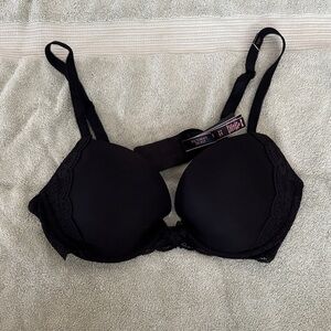 Victoria’s Secret Women's Black Lace Trim Push Up Bra